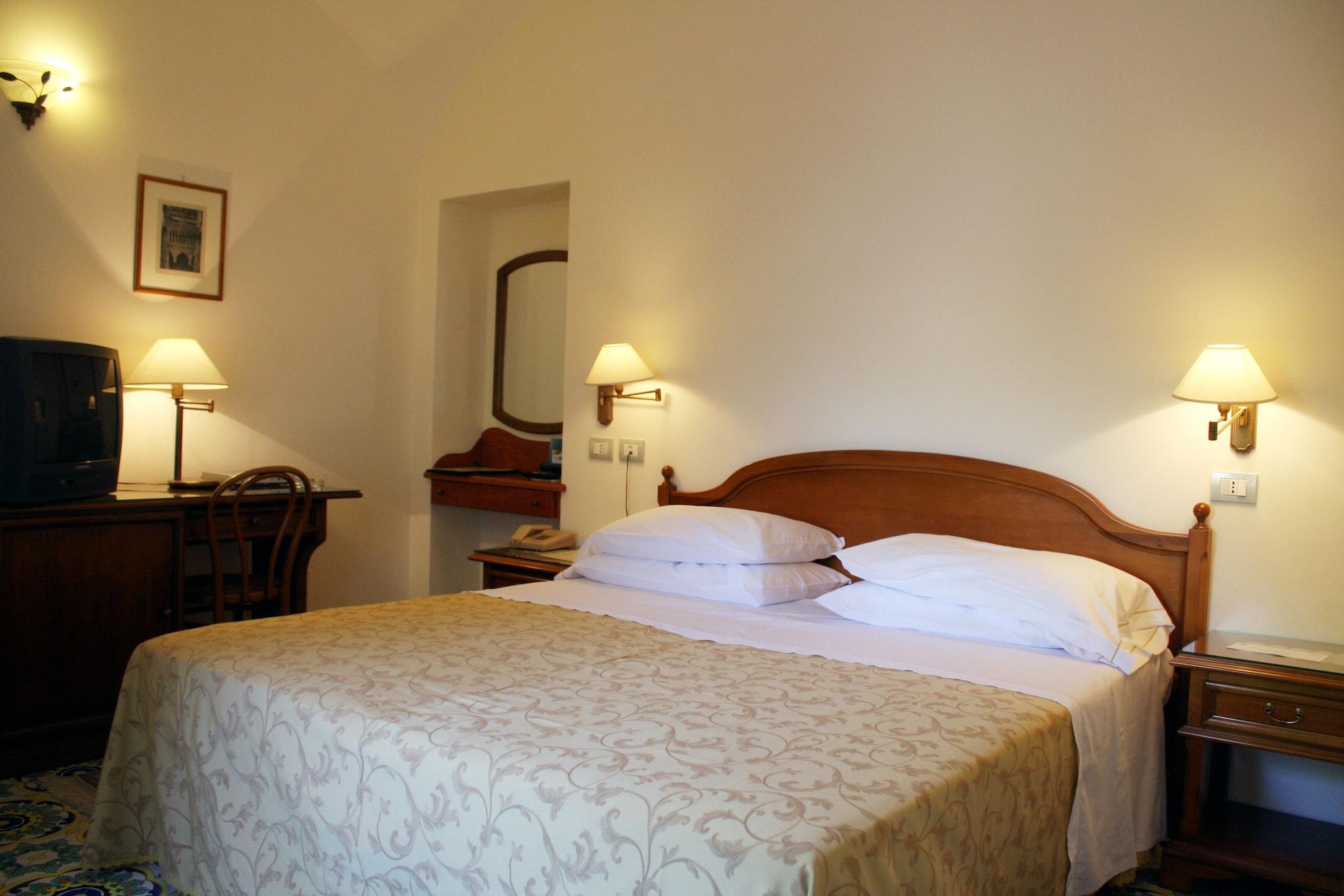 Hotel Rufolo Равелло Экстерьер фото