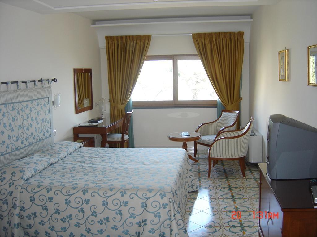 Hotel Rufolo Равелло Экстерьер фото